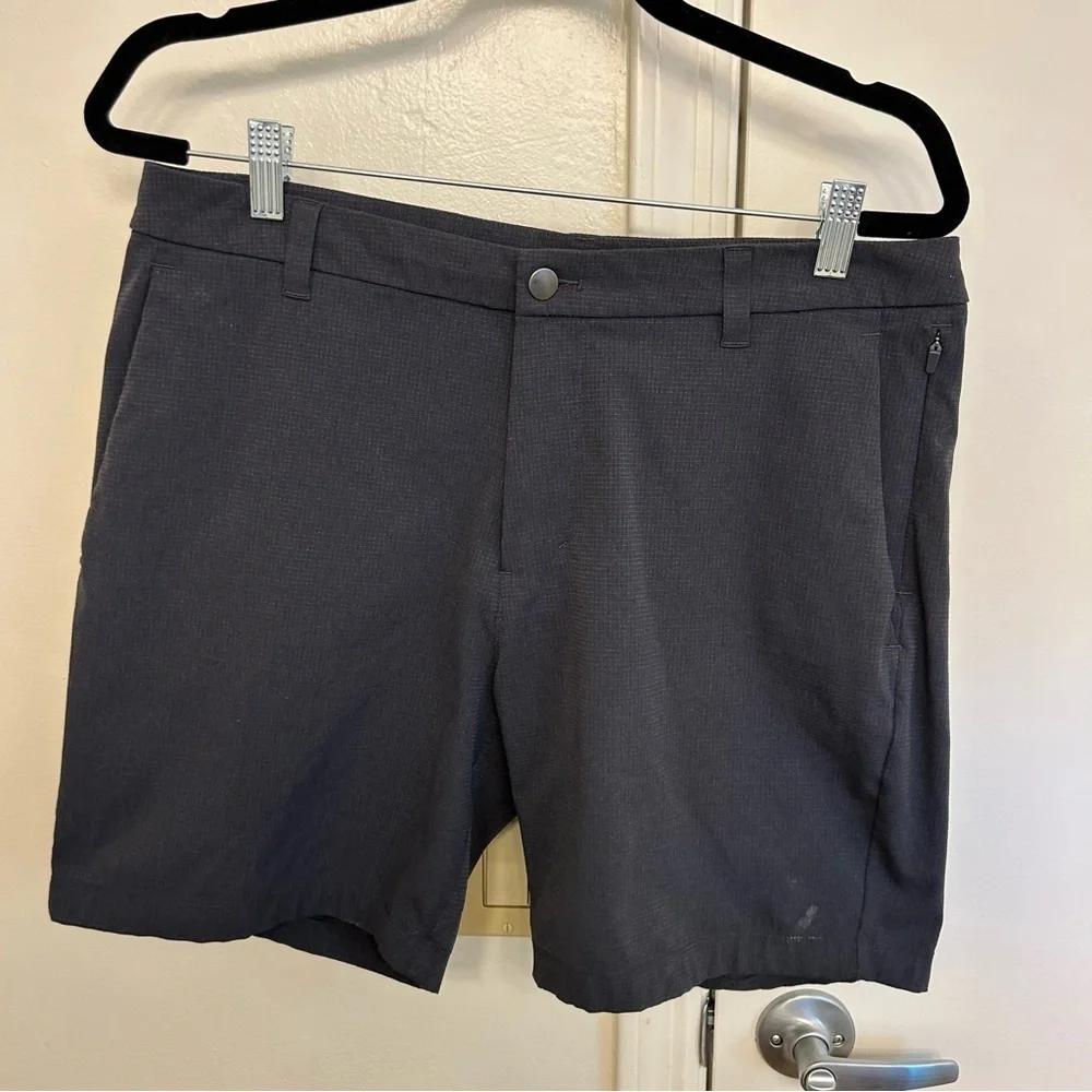 Lululemon Athletica Commission Classic Fit Warpstreme Shorts Checkered Gray 32